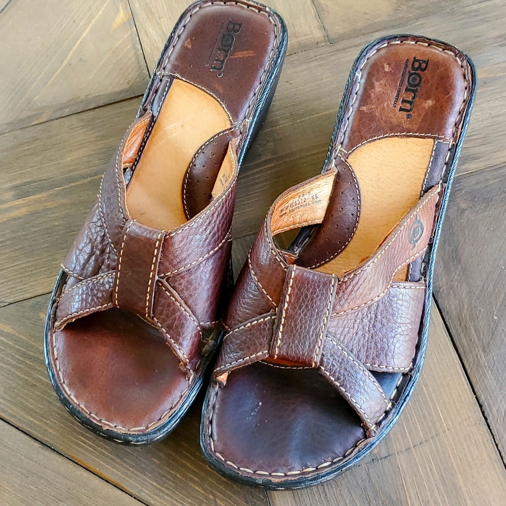 Womens size 9 Born leather sandals